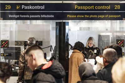 Man skal gennem paskontrol i Københavns Lufthavn, når man rejser uden for landene i Schengen-området.