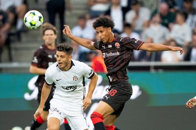 Julius Emefile (t.h.), her er i duel mod Besiktas' Milot Rashica under Europa League-kampen for en uge siden, står sammen med holdkammeraterne torsdag aften over for irske Bohemians.