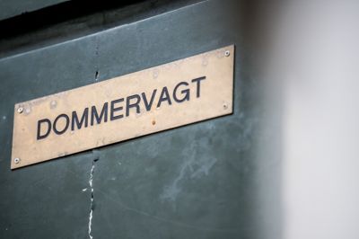 En dommer i Københavns Byret har torsdag vurderet, at der var grundlag for at varetægtsfængsle en 31-årig mand, som er sigtet for groft hvidvask og hæleri.