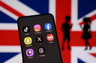I meningsmåling fra Storbritannien fredag svarer kun to procent af 1000 adspurgte teenagere på 16-18 år, at de på hverdagsaftener ikke bruger sociale medier eller ser korte videoer på internettet.