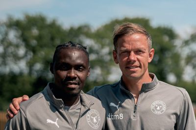 Rilwan Hassan og Mads Albæk har fortid som Superliga-spillere i FC Midtjylland. Nu er duoen officielt ansat på klubbens akademi i Ikast.