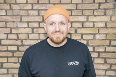 Casper Drømme anmeldte take away-mad fra forsædet af sin bil, og hurtigt opbyggede han en stor følgerskare.