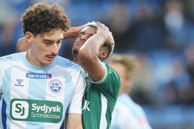Charly Nouck tager sig til hovedet efter endnu en forspildt chance mod Sønderjyske.