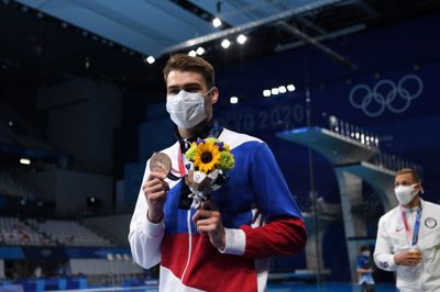 Kliment Kolesnikov og de øvrige russiske svømmestjerner har ikke længere forbud mod at deltage ved internationale mesterskaber.
