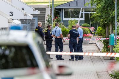 Midt- og Vestsjællands Politi var søndag eftermiddag til stede på Agervang i Holbæk, efter at der var affyret skud.