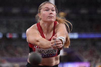 Katrine Koch Jacobsen rangerer som nummer fire i Europa for 2026. Mandag sikrede hun finale med længste kast af alle i A-kvalifikationen.