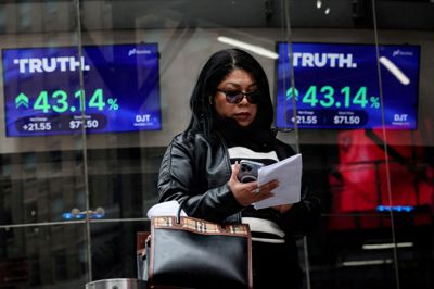 Moderselskabet bag Trumps sociale medie, Truth Social, havde i årets første kvartal en omsætning på 1,7 millioner dollar. Selskabet leverede i samme periode et tab på mere end 230 millioner dollar.