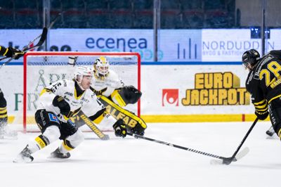 Jared Dmytriw (i.m) - her under sin tid hos svenske Västerås - ankommer i slutningen af denne uge til Herning. Blue Fox' nye wing er hentet hos ligakonkurrenterne Rungsted Seier Capital