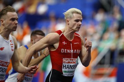 Simon Hansen og rivalerne havde modvind i de indledende heat, men det håndterede danskeren fint.