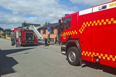 Pludselig holdt der brandbiler foran huset i Fredensgade. Branden viste sig dog heldigvis ikke at være helt så stor.