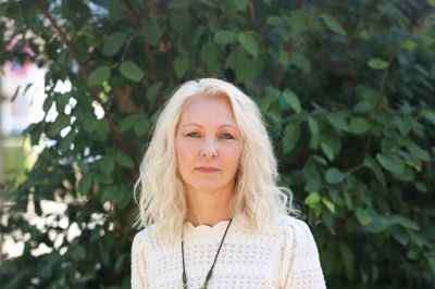 Månederne siden valgaftenen 24. marts har været meget hårde for Dina Raabjerg. Hun røg fra den ene dag til den anden ind på Borgen, da Søren Pape pludseligt døde. Det blev til en intens og fascinerende tid, men efterfølgende ramte realiteterne hårdt. Nu kommer hun med et opråb.