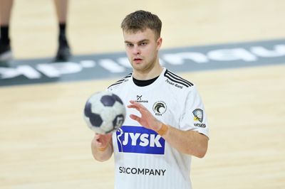 Mads Svane Knudsen er sur og ærgerlig over, at han ikke blev opereret i april, da skaden opstod. - Men det kan jeg ikke bebrejde nogen for, siger BSH-spilleren.