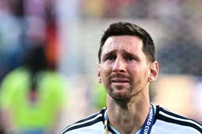Lionel Messis far var for syg til at være der, da Lionel Messi og Argentina i sommer tabte VM-finalen til Spanien. Nu hylder Messi faren, som gik bort 8. august.