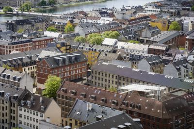Efter en lang periode med markante prisstigninger på ejerlejlighedsmarkedet i København står priserne nu stille.