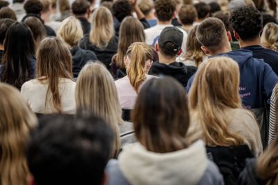 Danske Gymnasieelevers Sammenslutning fastslår, at deltagelse i topmødet er åbent for alle relevante parter i gymnasiesektoren.
