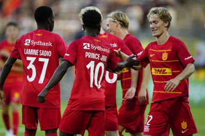 FC Nordsjælland-spillerne var overlegne mod islandske Valur og vandt 5-0 på hjemmebanen i Farum.