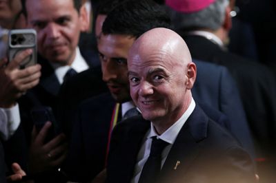 Gianni Infantino har været præsident i Fifa siden 2016. Han er på valg til en ny periode i marts næste år. Foreløbig er der ingen modkandidater. Schweizeren er dog kommet i modvind på grund af en plan om at lade private investorer købe andele af Fifas turneringer.