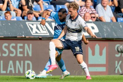 Gustav Fraulo (t.h.) - her i aktion mod Randers' Elies Mahmoud i den forgangne Superliga-runde - set frem til søndagens hjemmekamp mod sin tidligere klub FC Midtjylland.