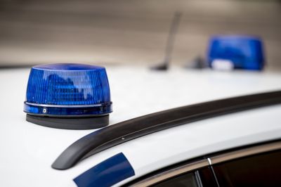 Østjyllands Politi oplyser, at det har sigtet en lastbilchauffør for uagtsomt manddrab og for ikke at overholde vigepligt i forbindelse med ulykke, som kostede 15-årig pige livet.