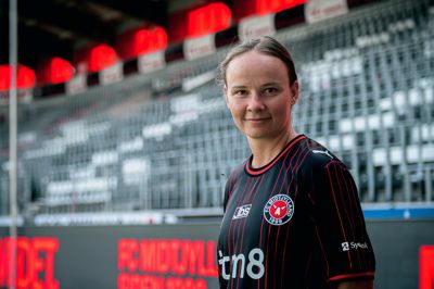Signe Baattrup har fået trøje nummer 8 i FC Midtjylland og kan få debut allerede lørdag, når Kolding gæster MCH Arena.