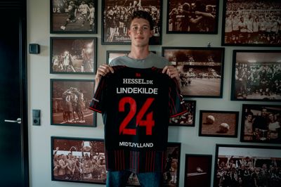 Jonatan Lindekilde har sat sin signatur på en ny femårig kontrakt med FC Midtjylland, inden han igen drager til Fredericia.