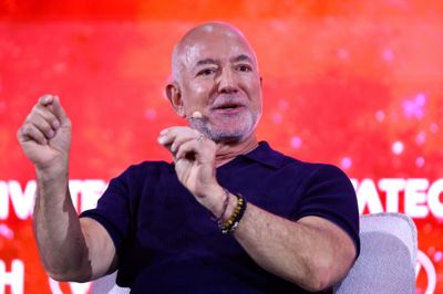 Jeff Bezos, grundlægger og ejer af Amazon, er med i et konsortium, som køber sig ind i Liverpool. (Arkivfoto).