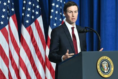 Jared Kushner, som er den amerikanske præsident Donald Trumps svigersøn, spiller som udsending en vigtig rolle udenrigspolitisk for den amerikanske regering.