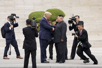 USA's præsident besøgte blandt andet Nordkoreas leder, Kim Jong-un, i 2019. Trump siger, at han har et godt forhold til Kim Jong-un.
