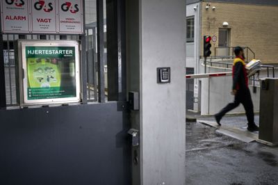 Der er ifølge hjemmesiden hjertestarter.dk aktuelt 26.907 registrerede hjertestartere landet over. Cirka 70 procent af dem er tilgængelige døgnet rundt.
