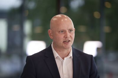 Skatte- og vækstminister Jakob Engel-Schmidt (M) er tilfreds med, at næsten 100.000 har rettet deres forskudsopgørelse.