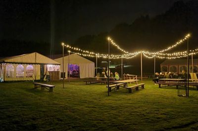 Lunden bliver pyntet festligt op, når foreningen Byens Hus kalder til byfest i det grønne område.
