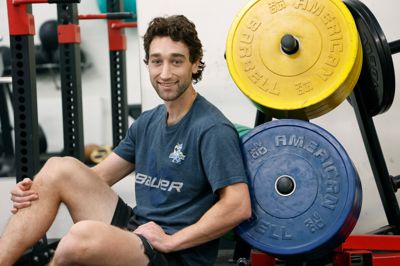 28-årige Kevin O'Neil er ankommet til Herning med en solid bunke karriereerfaring fra USA - heriblandt ophold i ECHL og den stærke AHL. Nu ser amerikaneren frem til udfordringerne og titeljagten med Blue Fox.