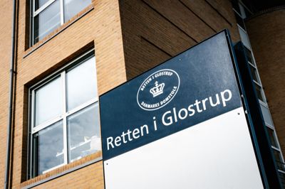 Retten i Glostrup har mandag idømt en mand otte måneders fængsel for et knivoverfald på en bekendt. Et halvt år efter overfaldet begik den bekendte selvtægt.