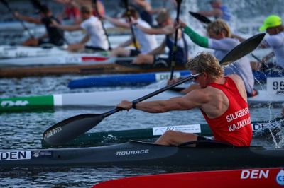 Søren Rask Maretti, der her er i aktion i enerkajakken, roede sig til en bronzemedalje med sin makker Jeppe Kristensen.