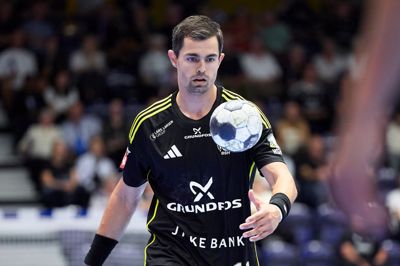 Rasmus Lauge leverede flere fine indspil til stregspillerne i testkampen mod Fredericia.