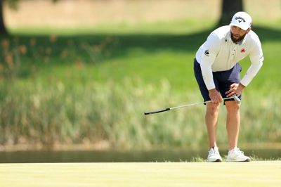 Spanske Jon Rahm ligger til at vinde LIV Golfs individuelle pointliste for tredje år i træk.