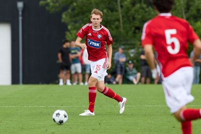 Melker Jonsson fik spilletid i den seneste kamp mod FC Nordsjælland, hvor SIF havde fire stoppere ude med skader og sygdom. Den ledige startplads i forsvaret gik dog til venstreback Andreas Poulsen.