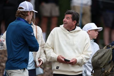 Scott O'Neil er en travl mand i disse uger, hvor LIV Golfs eksistens er på spil.