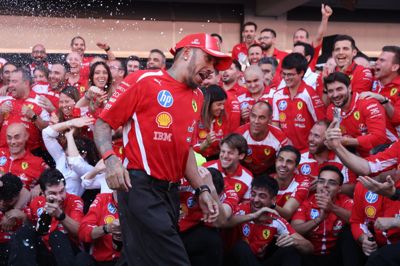 Der har været flere smil på Lewis Hamiltons læber i denne sæson, og han har skabt en iver efter VM-titlen på Ferrari-teamet.