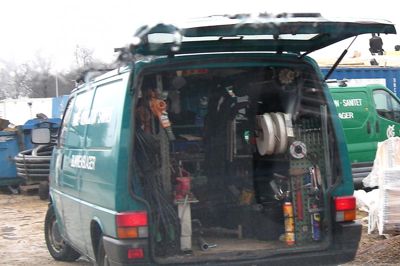 Flere varebiler har været udsat for tyveri i weekenden, hvor værktøj for mange tusinde kroner er blevet stjålet. Bilen på billedet er ikke en af de varebiler, som har været udsat for tyveri.