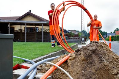 Fiber til lynhurtigt bredbånd er ikke for alle. Især omkring Stakroge, Karstoft og Skarrild er der langt til hurtigt internet.