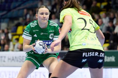 Isabella Poulsen er udset til en vigtig rolle i forsvaret, hvor langtidsskadede Andrea West Bendtsen er hårdt savnet.