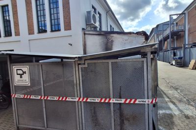 Selvom der er tale om en stålkonstruktion, var det i dette cykelskyr, at ilden fik fat i en af brandene på Papirfabrikken. En del af ilden fik også fat i tagkonstruktionen.