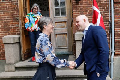 For to år siden besøgte daværende kulturminister Jacob Engel-Schmidt (M) Den Jyske Sangskole og Sangens Hus i Herning. I den nye regerings første finanslov står Sangens Hus til at fortsætte med statslig støtte.