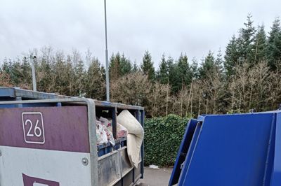To mænd forsøgte i weekenden at stjæle fra genbrugspladsen i Nørre Snede.