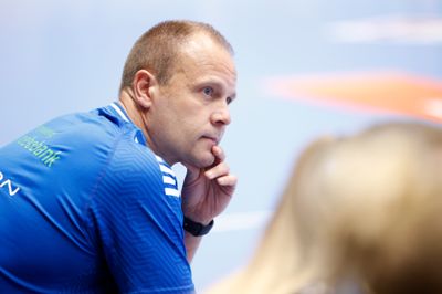Claus Mogensen har været glad for sin tid i Ikast Håndbold, og cheftræneren tror også på, at opholdet kan slutte med succesoplevelser. Til sommer skilles parterne efter gensidig aftale.