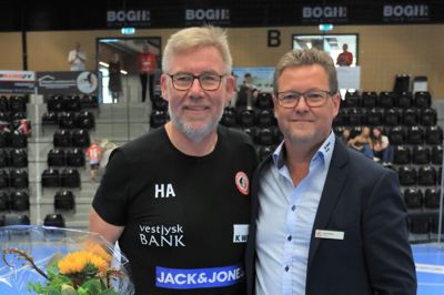 Henrik Andersen (t.v.), her sammen med direktør Peter Andersen, begyndte som holdleder for HC Midtjylland i 2005.