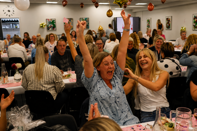 Sådan så det ud, da Tjørring Byfest sidste år havde Rosé Bingo på programmet, og derfor er der også store forventninger til årets Rosé Bingo, hvor der for længst er meldt udsolgt.