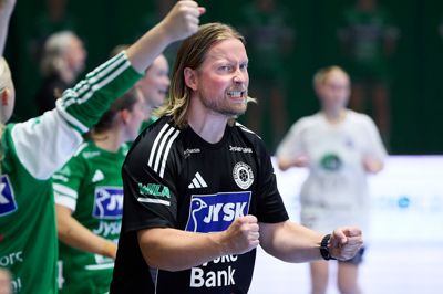 Christian Køhler stod for første gang i spidsen for Silkeborg-Voel i Jysk Arena, og ligapremieren blev en succes for den nye cheftræner.