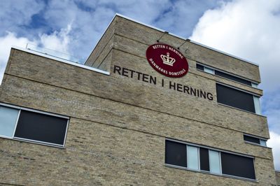 Retten i Herning, hvor sagen om vold mod to børn i Vildbjerg-området blev behandlet.